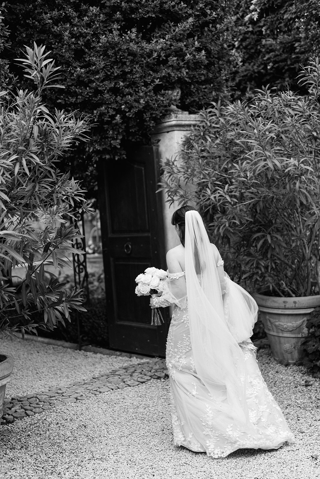 eloping tuscany